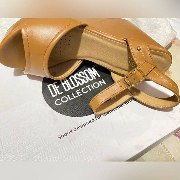🛍️De Blossom Collection super cute wedge sandals Brown Size:8💥 - Picture 5 of 8